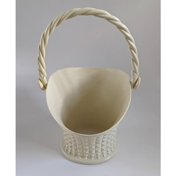 Vintage Regaline White Plastic Basket w/ Handle, Mid Century Easter Decor Kitsch - Picture 5 of 10